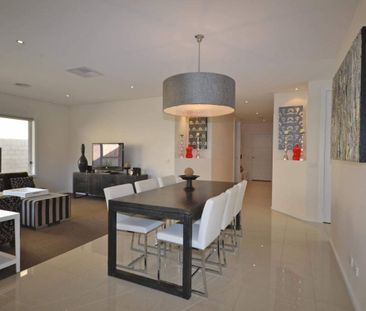 FULLY FURNISHED - AVAILABLE NOW - Photo 5