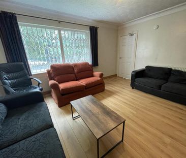 6 bedroom terraced house to rent - Photo 1