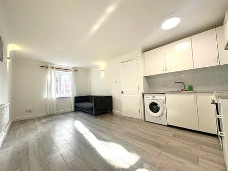 Valiant Way, London, E6, Property for rent - Photo 5