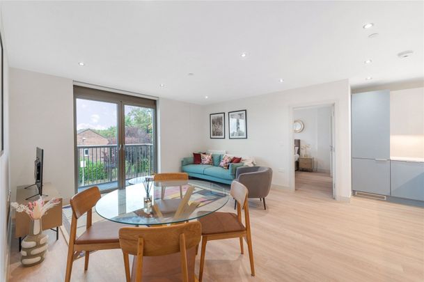 Apt 190, Leatherhead, Surrey, KT22 flat to rent - Photo 1