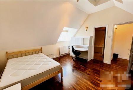 Ensuite Room 2 - Photo 4