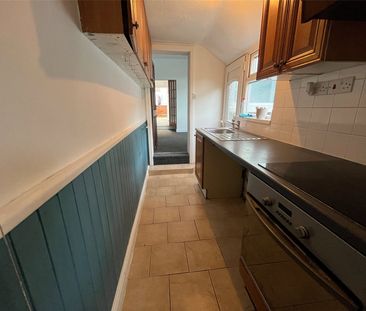 West Acridge, Barton-upon-Humber, Lincolnshire, DN18 5AN - Photo 6