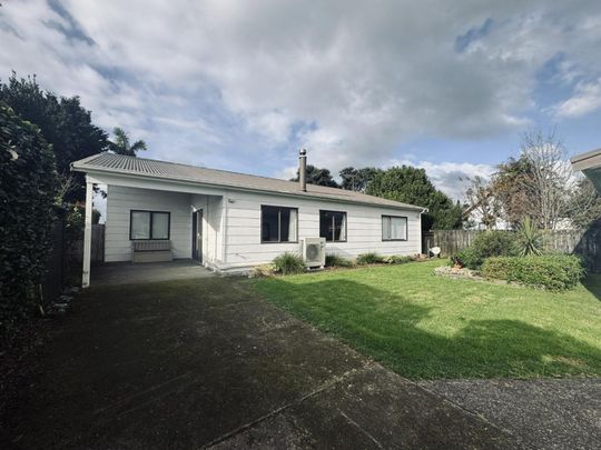 Spacious Fully Furnished Home - Photo 1