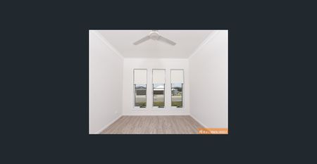 Prestige Property with Solar Panels & Shed! - Photo 5