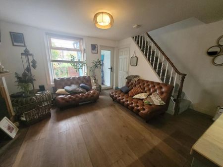 4 bedroom terraced house to rent - Photo 2