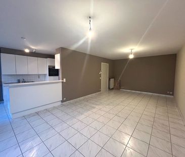 Instapklaar & centraal gelegen appartement met balkon te Roeselare! - Foto 4