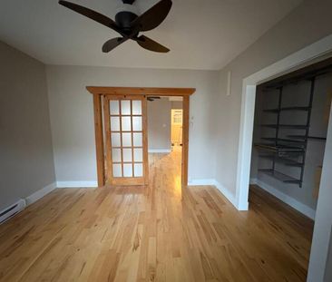 Renovated charming 1 bed 1 bath flat in Downtown Dartmouth - Photo 5