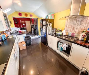 4 bedroom terraced house to rent - Photo 6