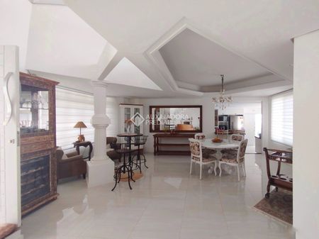 Casa com 4 quartos e 294m² para alugar em Centro, Florianópolis. - Photo 2