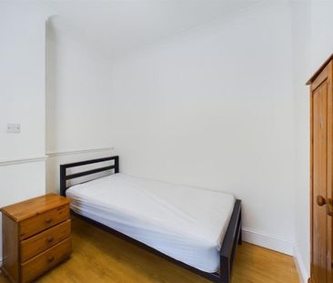 5 bedroom terraced house to rent - Photo 2