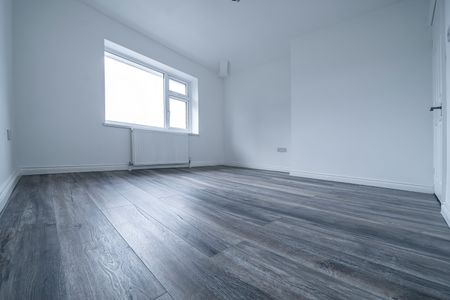 Room in a Shared House, Gittens Close, BR1 - Photo 4