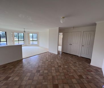 Quality Home, Quality Location - Photo 5