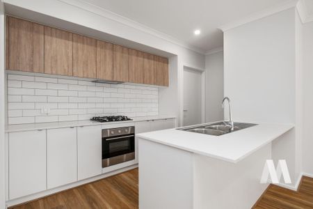 21 Petunia Cres, Armstrong Creek VIC 3217 - House For Rent | Domain - Photo 5