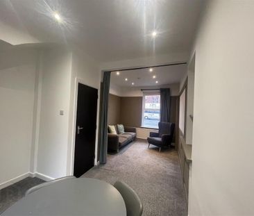 122 Bloomfield Avenue, Belfast, BT5 5AB - Photo 2