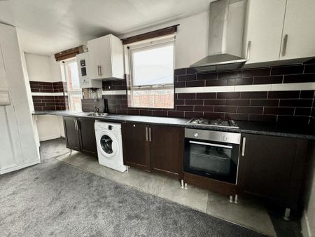 2 bedroom terraced house to rent - Photo 4