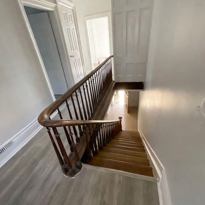 For Lease - 243 Woodfield Road Unit# 2nd Floor, Toronto, Ontario - Photo 1
