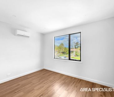 Brand New Modern 4-Bedroom Family Home in Prime Cranbourne Location! - Photo 1