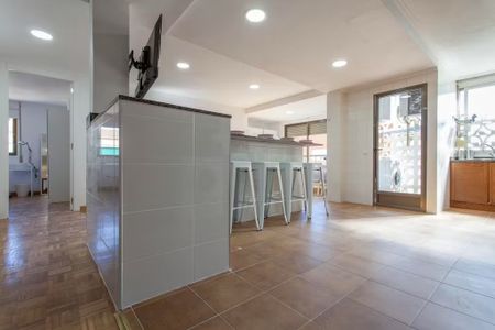 Carrer de Sèneca, Valencia, Valencian Community 46021 - Photo 5