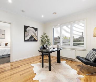 Charming Family Residence in Prime Doncaster Location - Photo 6