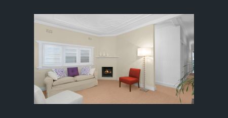 A Fabulous Family Home, Newly Renovated Bathrooms - Photo 2