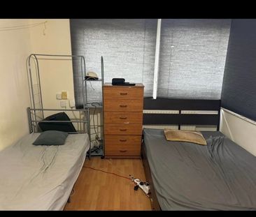 Room in a Shared Flat, Hanbury Street, E1 - Photo 1