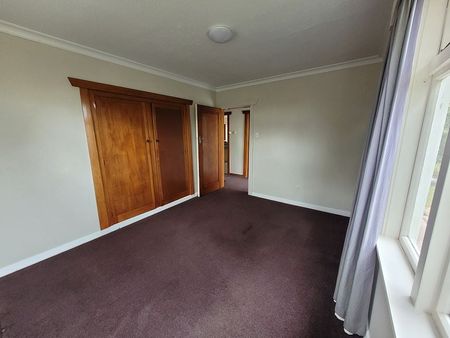 Charming Home with Large section - Photo 5