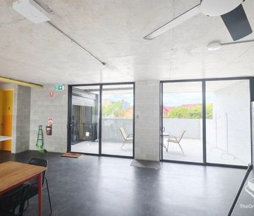 Furnished Single Bedroom - Photo 5