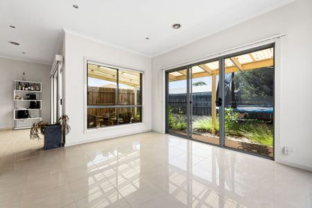 2/9 Montana Drive, Werribee - Photo 2