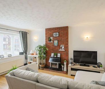 Kentwell Drive, Macclesfield, SK10 - Photo 2