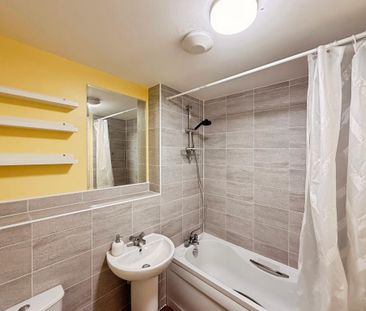 4 bedroom terraced house to rent - Photo 2