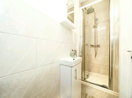 4 Bed Flat, Streatham, SW16 - Photo 5