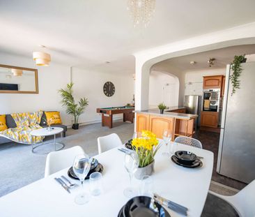 Castle Road Room 3 - Photo 6