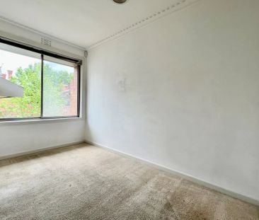 Neat & Tidy 3 Bedroom House - Photo 1