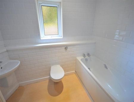 2 Bedroom Apartment To Let - Photo 3