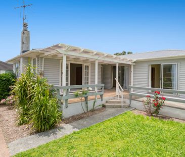 Charming Character Bungalow - Photo 5