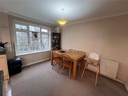 Manor House Court, Epsom, Surrey, KT18 7RN - Photo 4