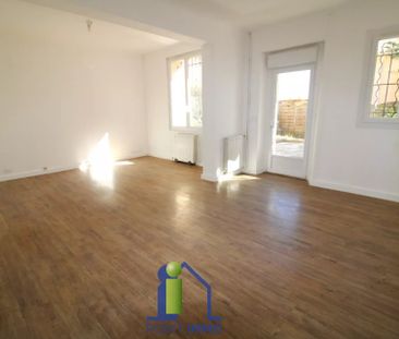 Location Appartement 5 pièces 145m² PLAN DE CUQUES 13380 - Photo 3