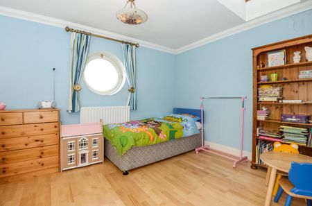 Alexandra Park Road, London, N22 - Photo 5
