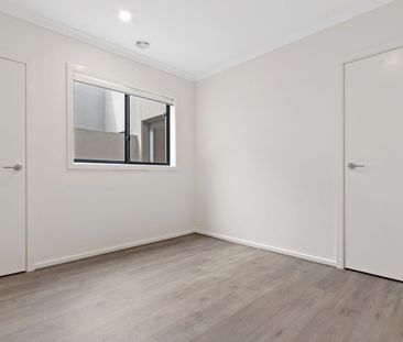 5 Bayview Walk, Thornhill Park, Vic 3335 - Photo 1