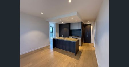 Sky One Luxury Apartment - Comfort and Convenience Combined! - Photo 3