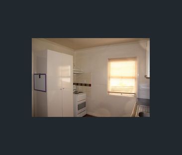 TWO BEDROOM HOUSE CLOSE TO SHOPS - Photo 3