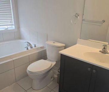 For Lease - 7 Port Arthur Crescent, Richmond Hill, Ontario - Photo 1