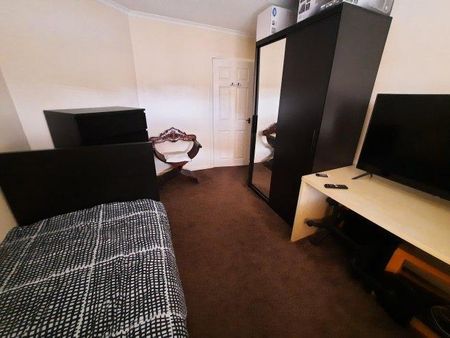 3 bedroom house share to rent - Photo 3