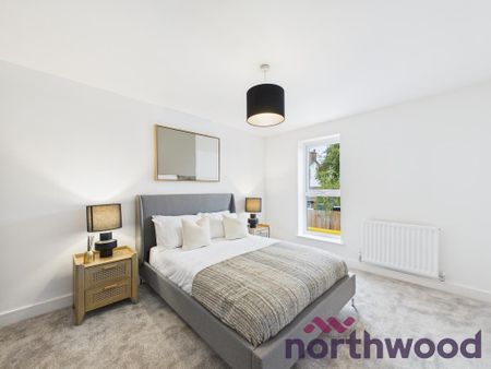 2 bedroom mews to rent - Photo 3