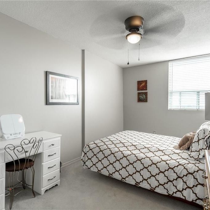 For Lease - 700 DYNES Road Unit# 811, Burlington, Ontario - Photo 1