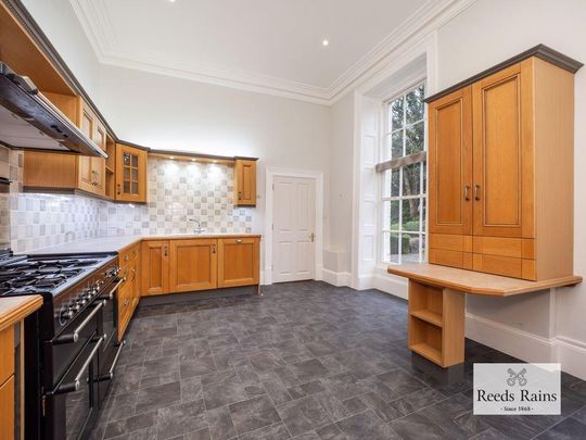 4 bedroom detached house to rent - Photo 1