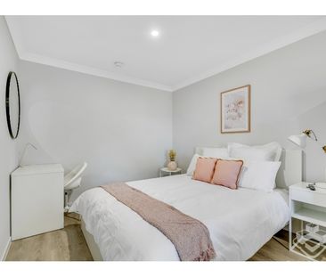 Co-Living Studio with Private Ensuite & Kitchenette! - Photo 6