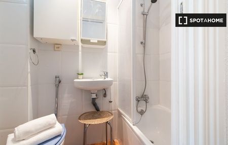 madrid, Community of Madrid 28036 - Photo 4