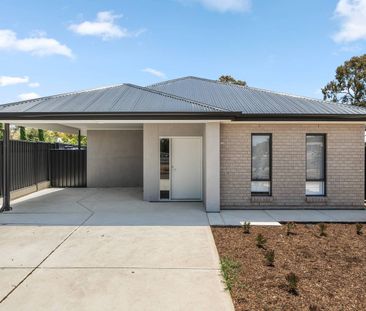 Brand New 3 Bedroom Beauty! - Photo 6