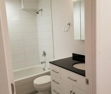 Perle Rare à Saint Lambert - Grand 3 1/2 Renové, entouré d'arbres e... - Photo 4